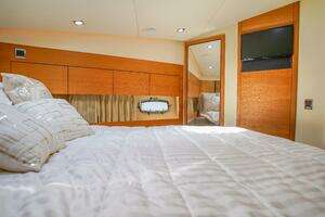 2009 Fairline thumbnail 34