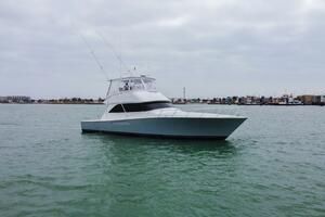 2005 Viking 52 Convertible 