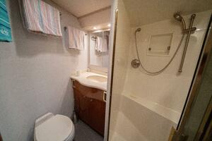 2005 Viking 52 Convertible 