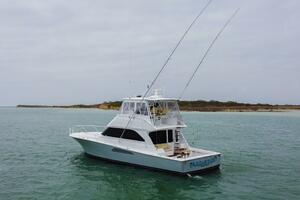 2005 Viking 52 Convertible 