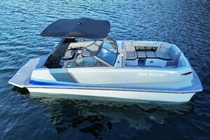 23ft Correct Craft Yacht For Sale