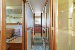 1998 Bayliner 4788 thumbnail 32