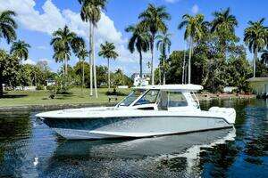 350 Realm 2019 Boston Whaler 350 Realm Yacht For Sale in Galveston TX