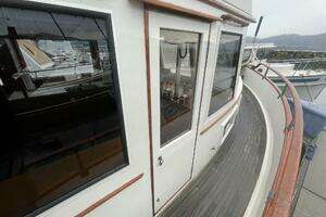 1974 Grand Banks GB42 thumbnail 9