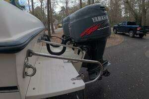 2001 Grady-White Gulfstream 232 thumbnail 6