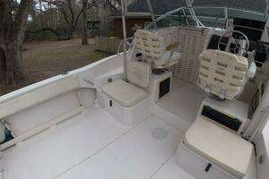 2001 Grady-White Gulfstream 232 thumbnail 13