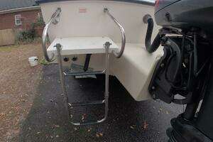 2001 Grady-White Gulfstream 232 thumbnail 8