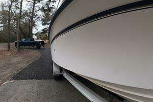 2001 Grady-White Gulfstream 232 thumbnail 10
