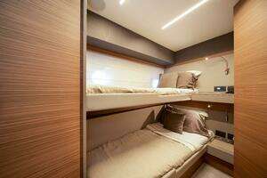 2018 Ferretti Yachts 450 Fly thumbnail 14