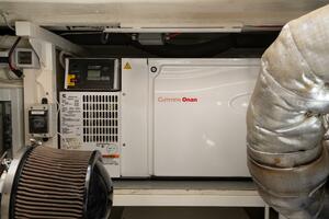 46FT (14.2M) FERRETTI YACHTS