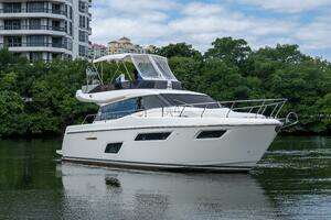2018 Ferretti Yachts 450 Fly thumbnail 7