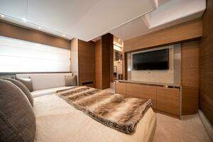 2018 Ferretti Yachts 450 Fly thumbnail 17