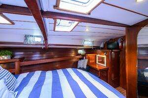 2003 Beneteau thumbnail 24
