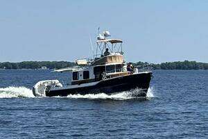 2023 Ranger Tugs R-31 CB thumbnail 2