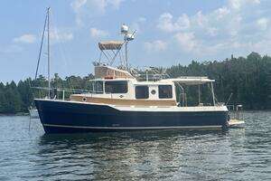 2023 Ranger Tugs R-31 CB thumbnail 5