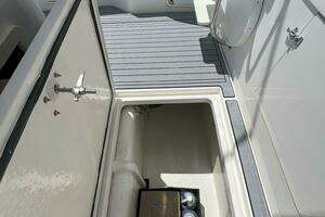 2002 Riviera 43 Flybridge thumbnail 15
