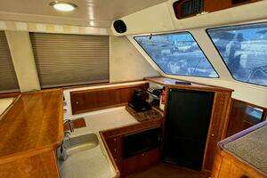 2002 Riviera 43 Flybridge thumbnail 3
