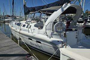 1998 Hunter 410 thumbnail 11