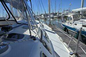 1998 Hunter 410 thumbnail 23
