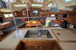 1998 Hunter 410 thumbnail 31