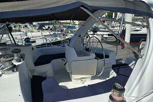 1998 Hunter 410 thumbnail 12