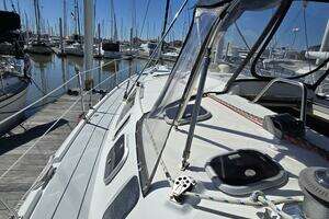 1998 Hunter 410 thumbnail 22