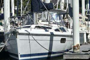 1998 Hunter 410 thumbnail 2