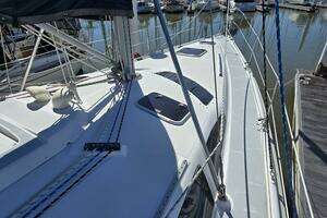 1998 Hunter 410 thumbnail 24
