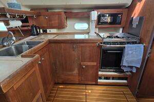 1998 Hunter 410 thumbnail 32