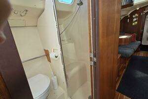 1998 Hunter 410 thumbnail 55