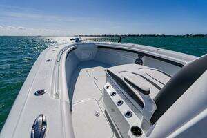 2025 Yellowfin 36 Offshore thumbnail 9