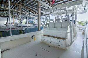 2021 Regulator 41 Center Console thumbnail 2
