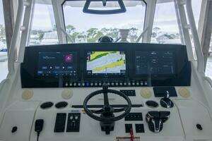 2021 Regulator 41 Center Console thumbnail 5