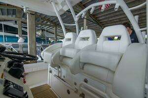 2021 Regulator 41 Center Console thumbnail 9