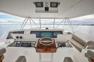 2007 Viking 68 Convertible thumbnail 17