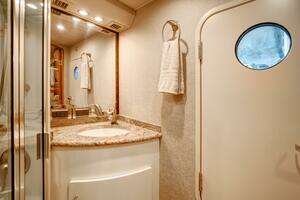 2007 Viking 68 Convertible thumbnail 14