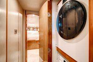 2007 Viking 68 Convertible thumbnail 6