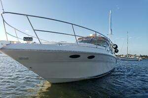 2003 Sea Ray 410 Express Cruiser thumbnail 3