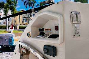 2016 Sea Ray L590 Fly thumbnail 20