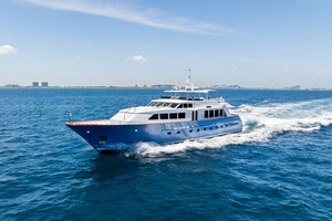 SILVER SEAS 107ft Burger Yacht For Sale