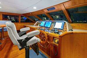 1998 Burger Raised Pilothouse thumbnail 16