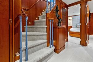 SILVER SEAS 107ft Burger Yacht For Sale