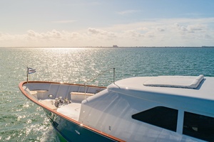SILVER SEAS 107ft Burger Yacht For Sale
