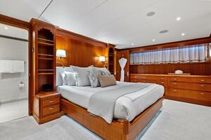 SILVER SEAS 107ft Burger Yacht For Sale