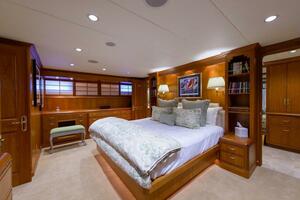 SILVER SEAS 107ft Burger Yacht For Sale