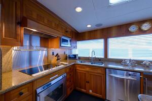 SILVER SEAS 107ft Burger Yacht For Sale