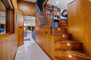 1998 Burger Raised Pilothouse thumbnail 8