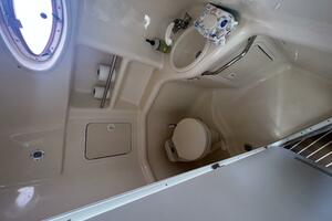 1999 Sea Ray 310 Sundancer thumbnail 14