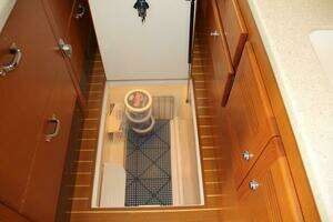2004 Cabo 48 Flybridge thumbnail 19