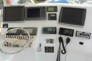 2004 Cabo 48 Flybridge thumbnail 40